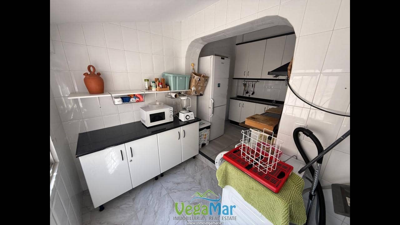 Chalet de 3 habitaciones en Almuñécar en venta con garaje - 349.000 € (Ref: 9858966)