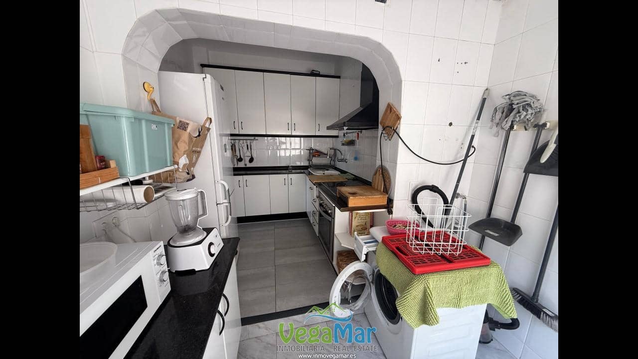 Chalet de 3 habitaciones en Almuñécar en venta con garaje - 349.000 € (Ref: 9858966)
