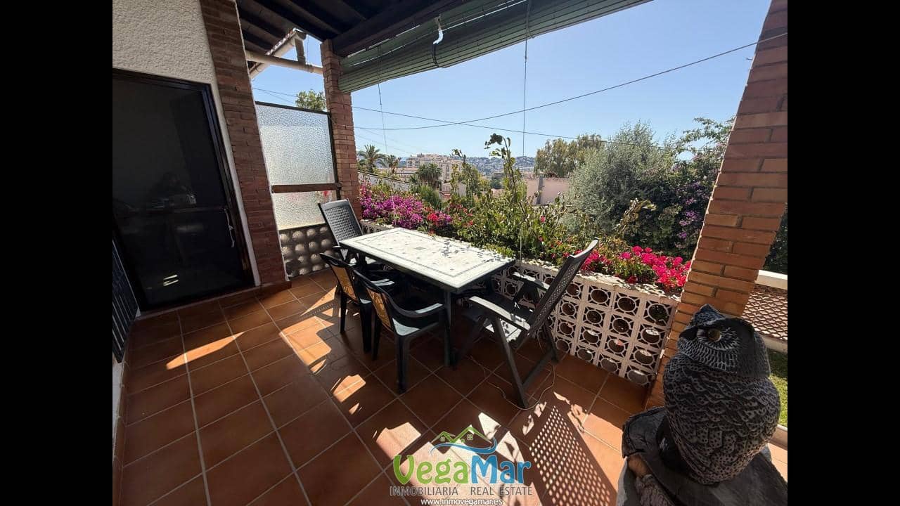 Chalet de 3 habitaciones en Almuñécar en venta con garaje - 349.000 € (Ref: 9858966)
