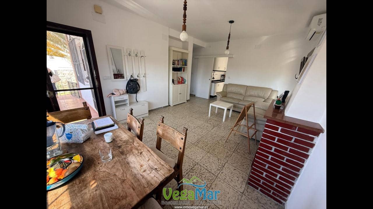 Chalet de 3 habitaciones en Almuñécar en venta con garaje - 349.000 € (Ref: 9858966)