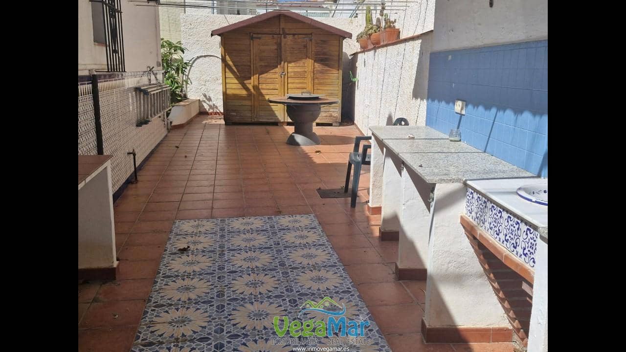 Chalet de 3 habitaciones en Almuñécar en venta con garaje - 349.000 € (Ref: 9858966)