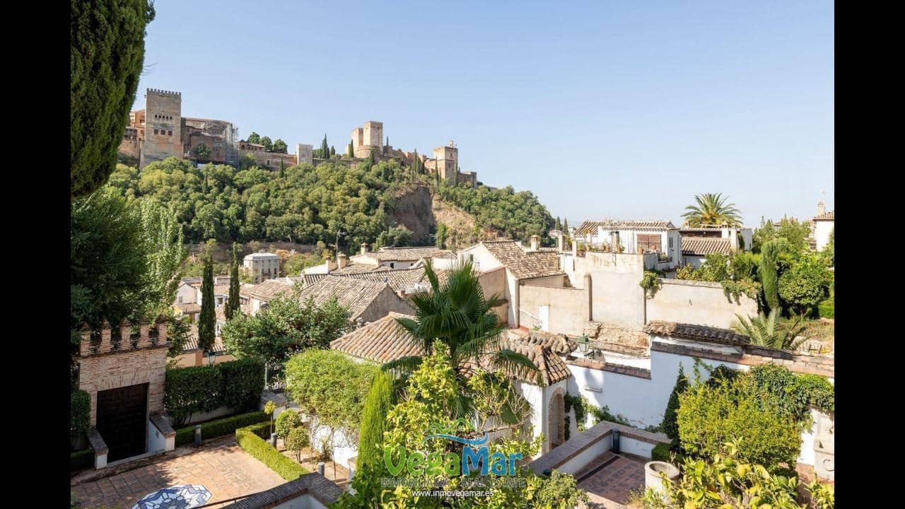 Chalet de 2 habitaciones en Granada ciudad en venta - 288.000 € (Ref: 9861218)
