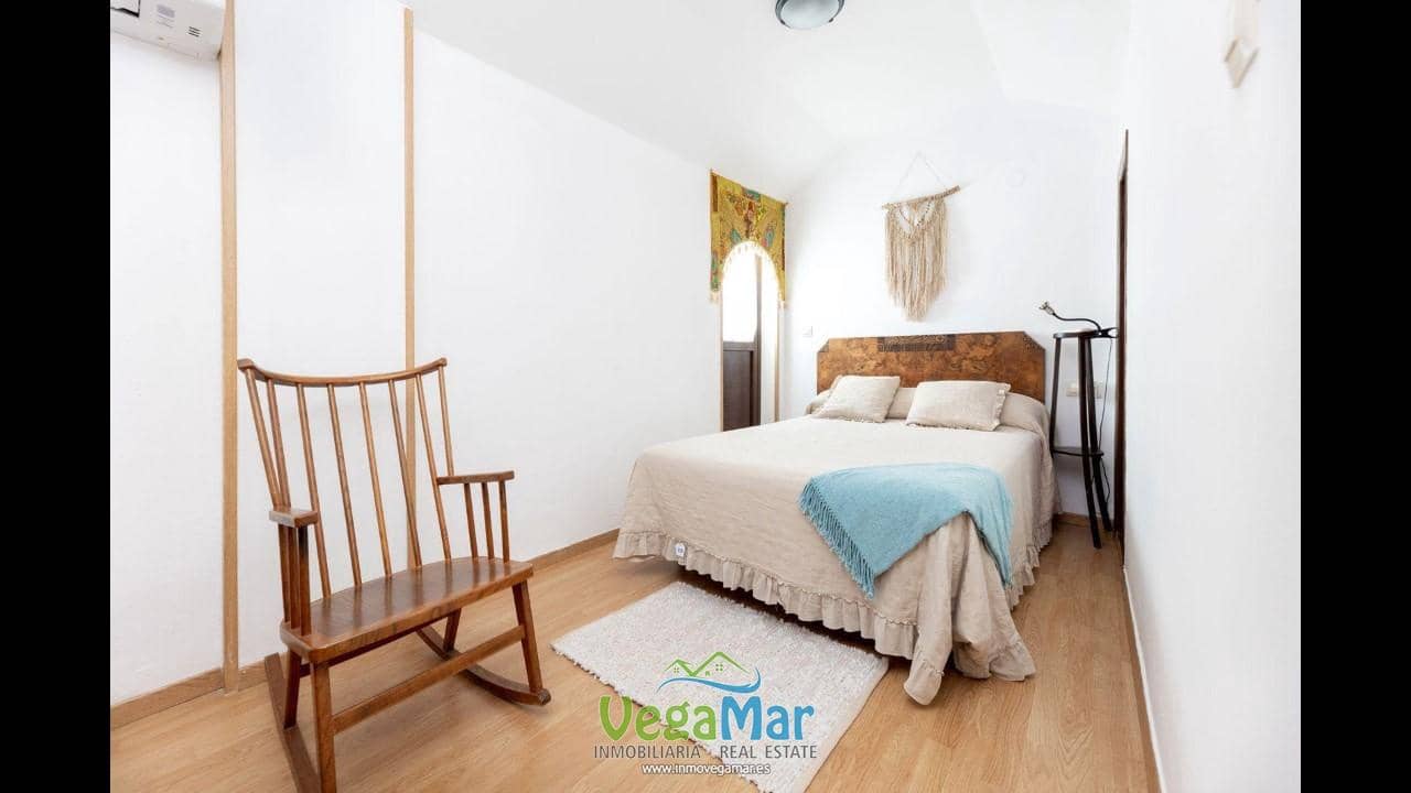 Chalet de 2 habitaciones en Granada ciudad en venta - 288.000 € (Ref: 9861218)