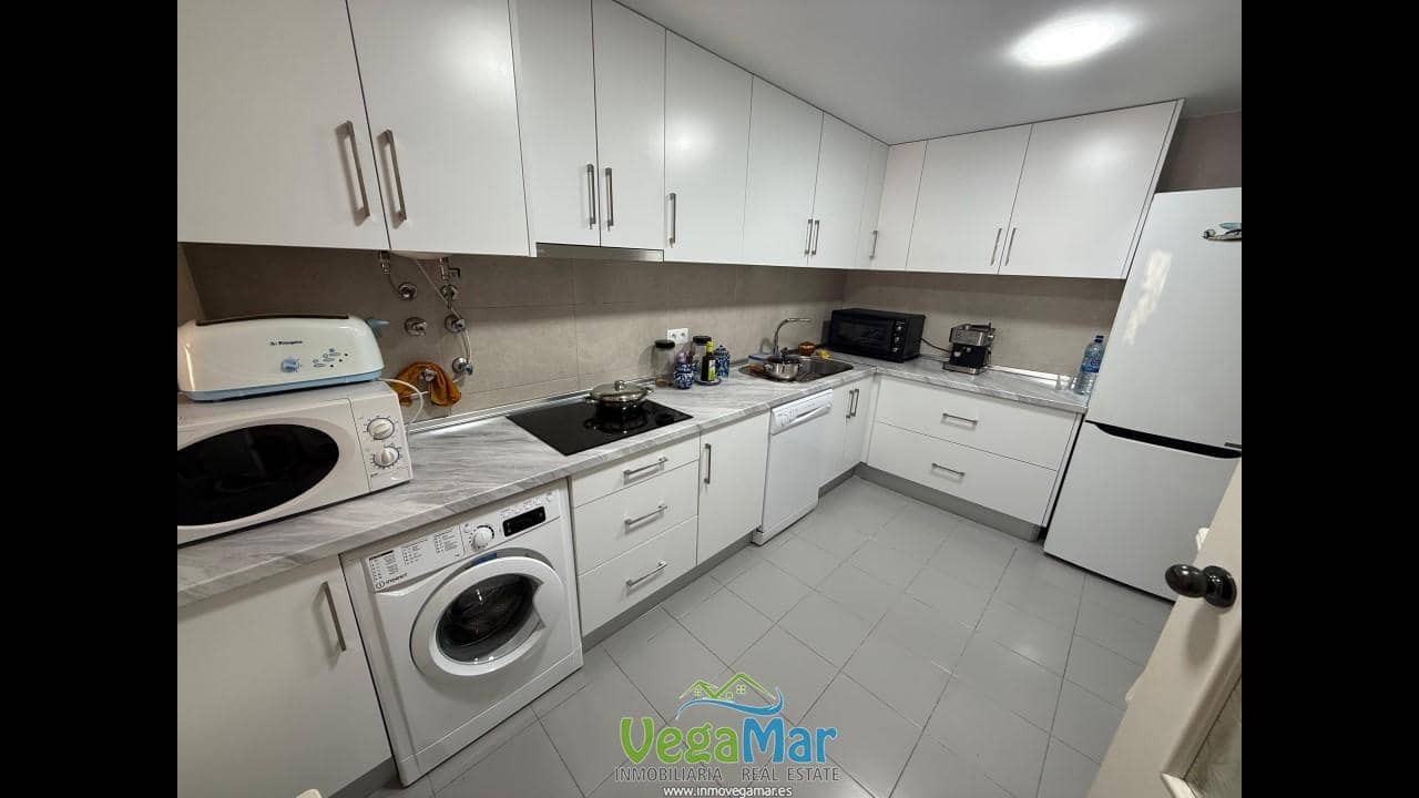 Chalet de 2 habitaciones en Almuñécar en venta - 275.000 € (Ref: 9902677)