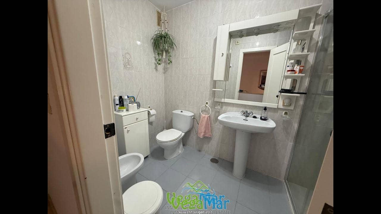 Chalet de 2 habitaciones en Almuñécar en venta - 275.000 € (Ref: 9902677)