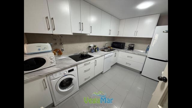 Chalet de 2 habitaciones en Almuñécar en venta - 275.000 € (Ref: 9902677)