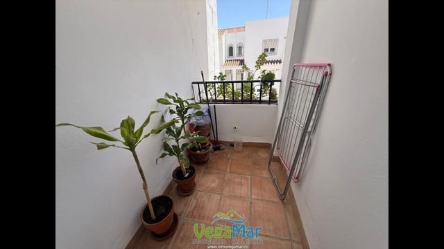 Chalet de 2 habitaciones en Almuñécar en venta - 275.000 € (Ref: 9902677)