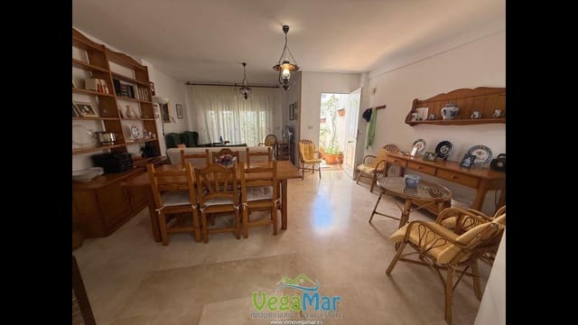 Chalet de 2 habitaciones en Almuñécar en venta - 275.000 € (Ref: 9902677)