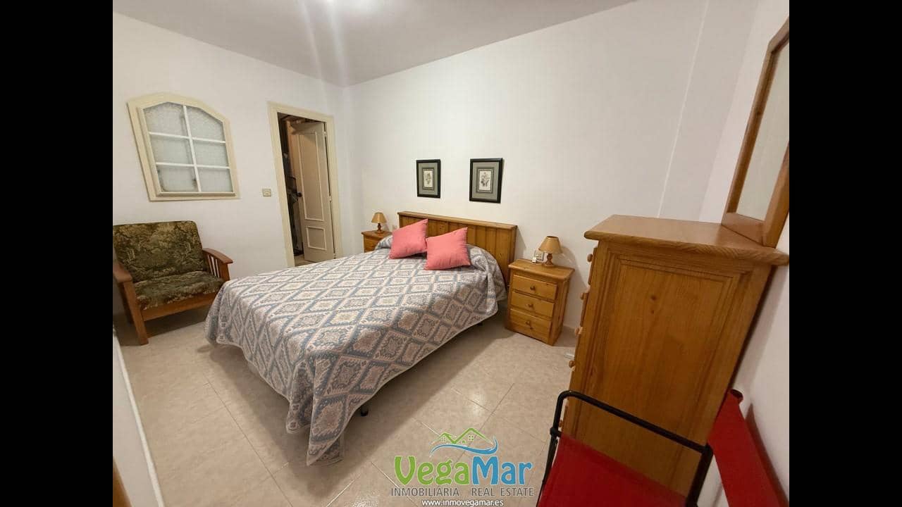 Chalet de 2 habitaciones en Almuñécar en venta - 275.000 € (Ref: 9902677)