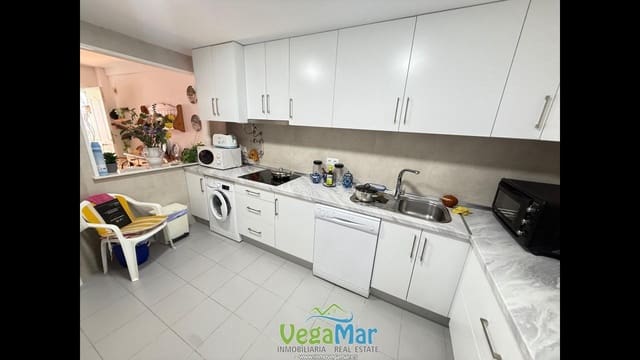 Chalet de 2 habitaciones en Almuñécar en venta - 275.000 € (Ref: 9902677)