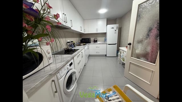 Chalet de 2 habitaciones en Almuñécar en venta - 275.000 € (Ref: 9902677)
