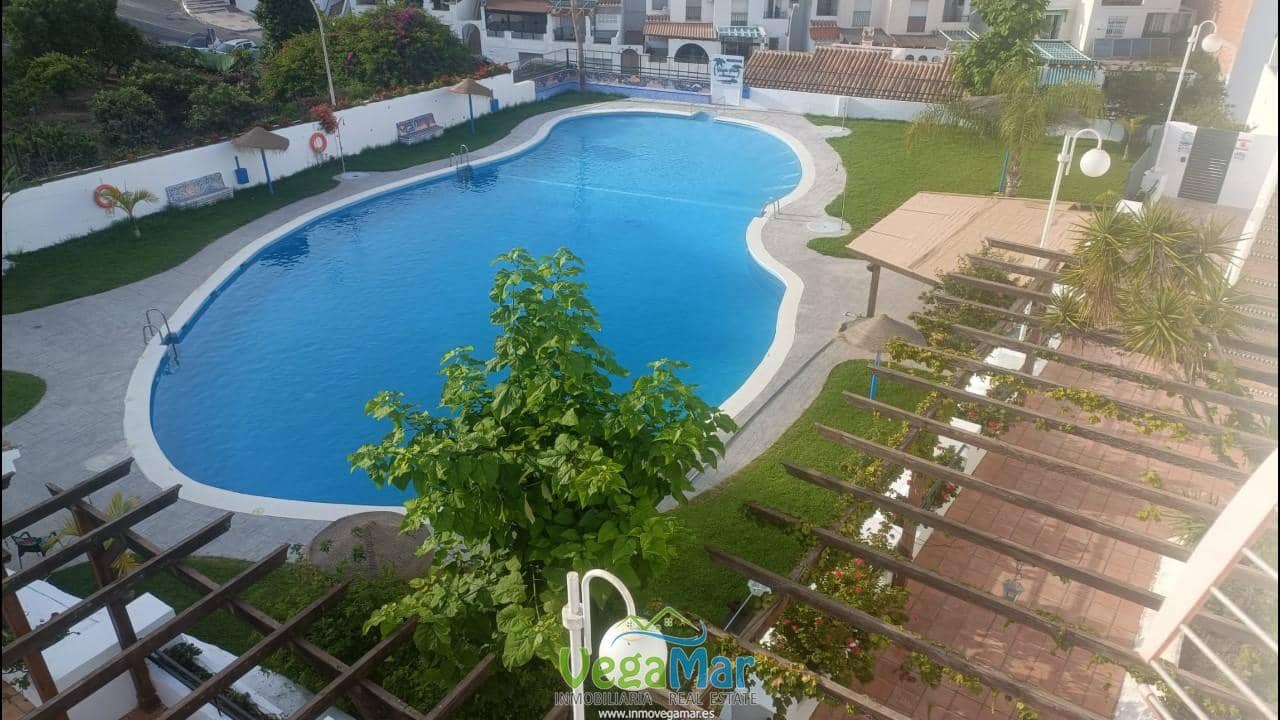 Chalet de 2 habitaciones en Almuñécar en venta - 275.000 € (Ref: 9902677)