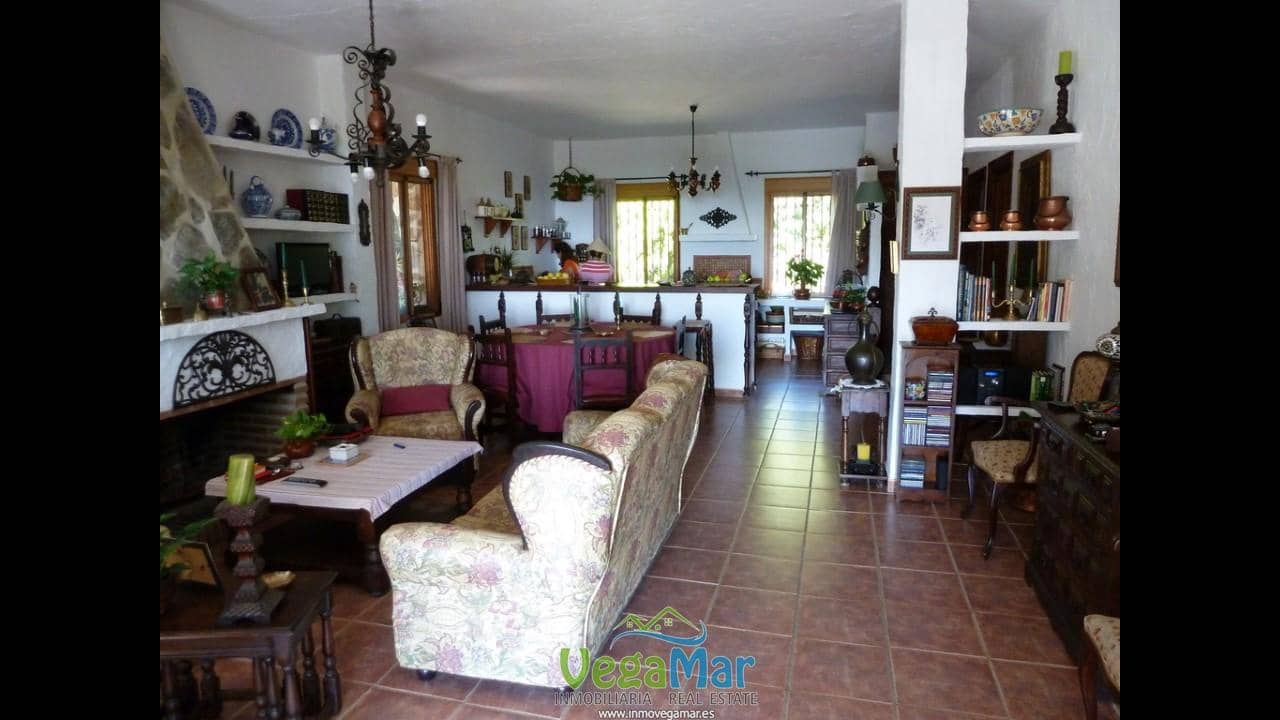 2 bedroom Finca/Country House for sale in Jete with pool - € 380,000 (Ref: 9911769)