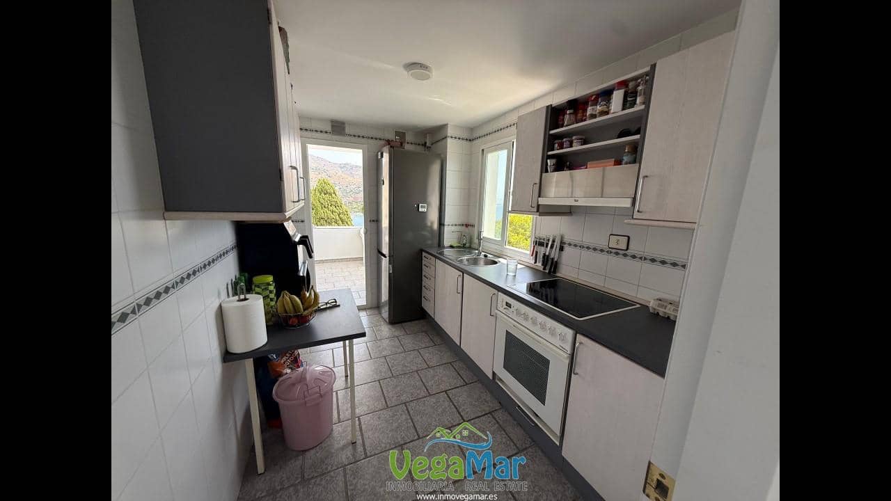 2 bedroom Villa for rent in Almunecar with pool garage - € 800 (Ref: 9977934)