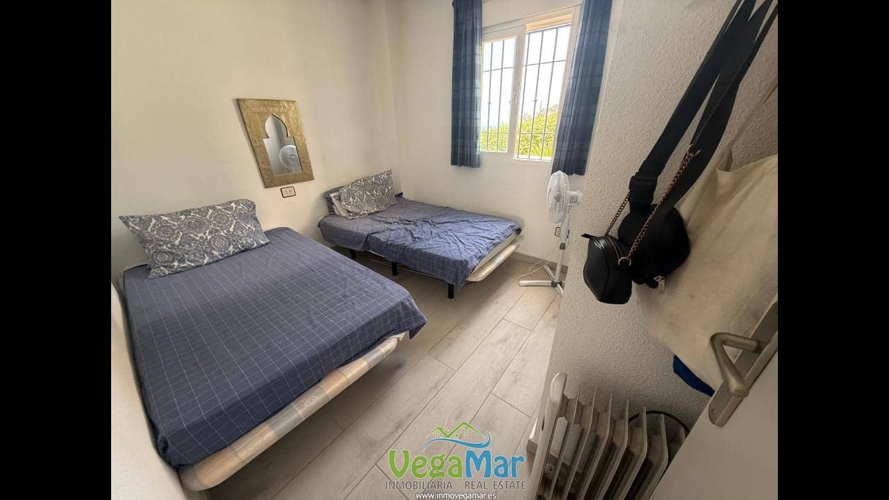 2 bedroom Villa for rent in Almunecar with pool garage - € 800 (Ref: 9977934)