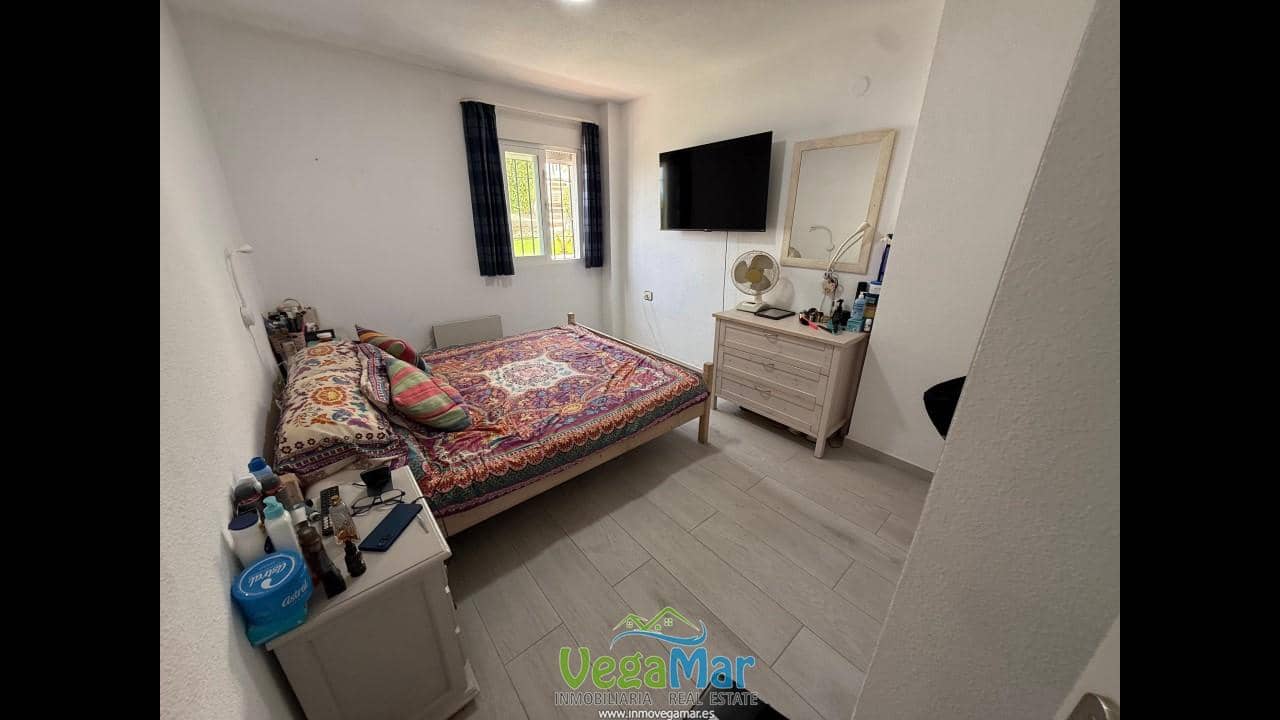 2 bedroom Villa for rent in Almunecar with pool garage - € 800 (Ref: 9977934)