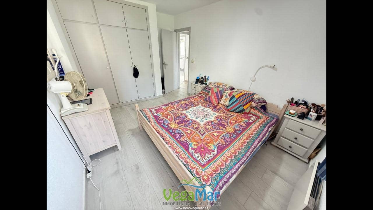 2 bedroom Villa for rent in Almunecar with pool garage - € 800 (Ref: 9977934)