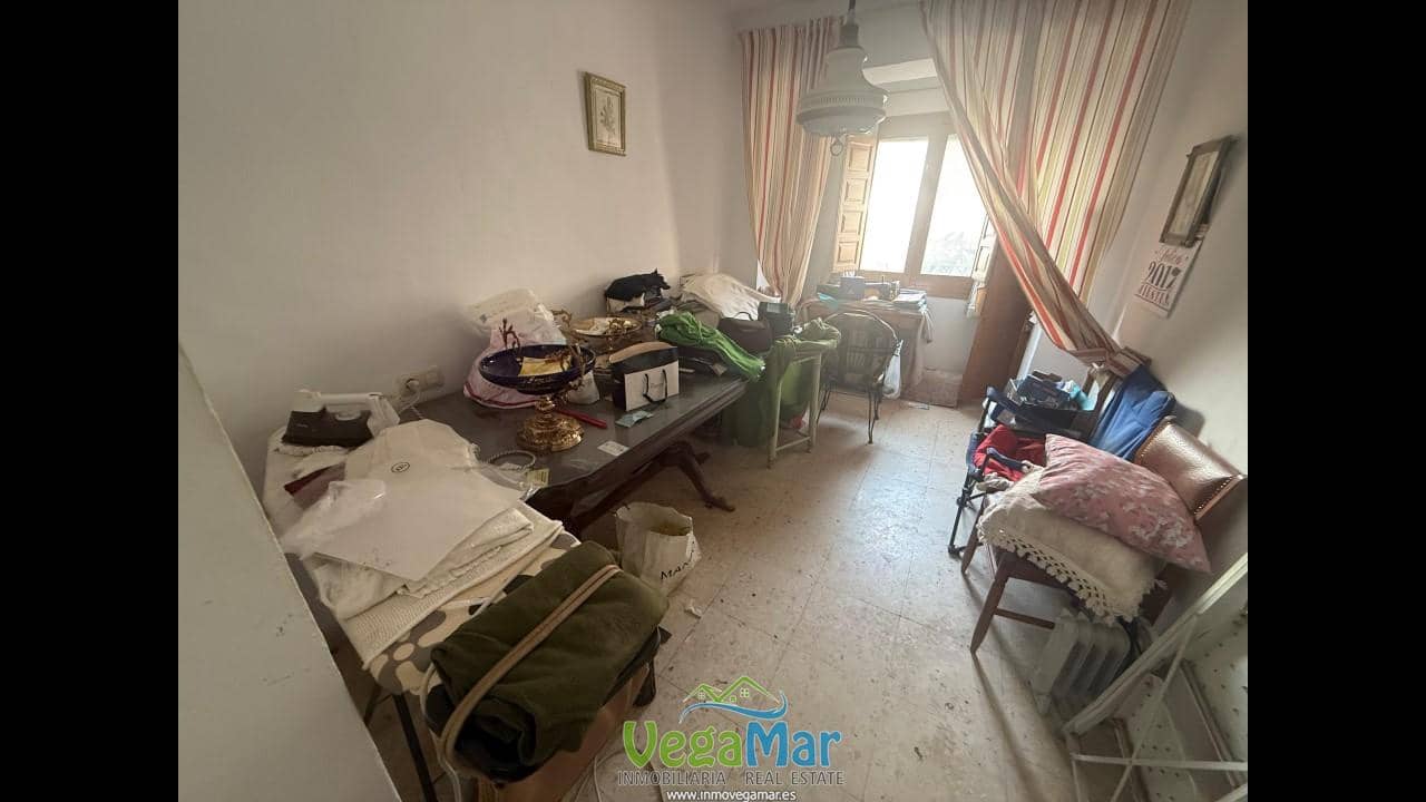 4 sovrum Villa till salu i Jete - 150 000 € (Ref: 9979239)