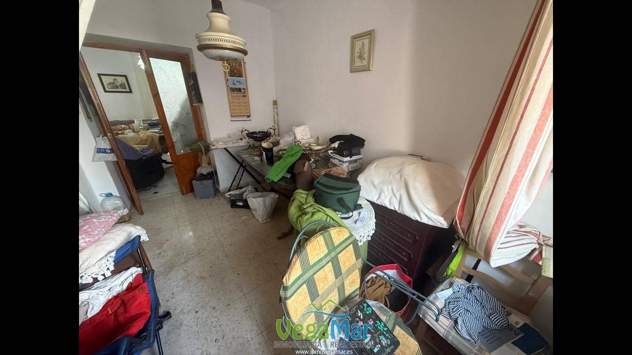 4 sovrum Villa till salu i Jete - 150 000 € (Ref: 9979239)