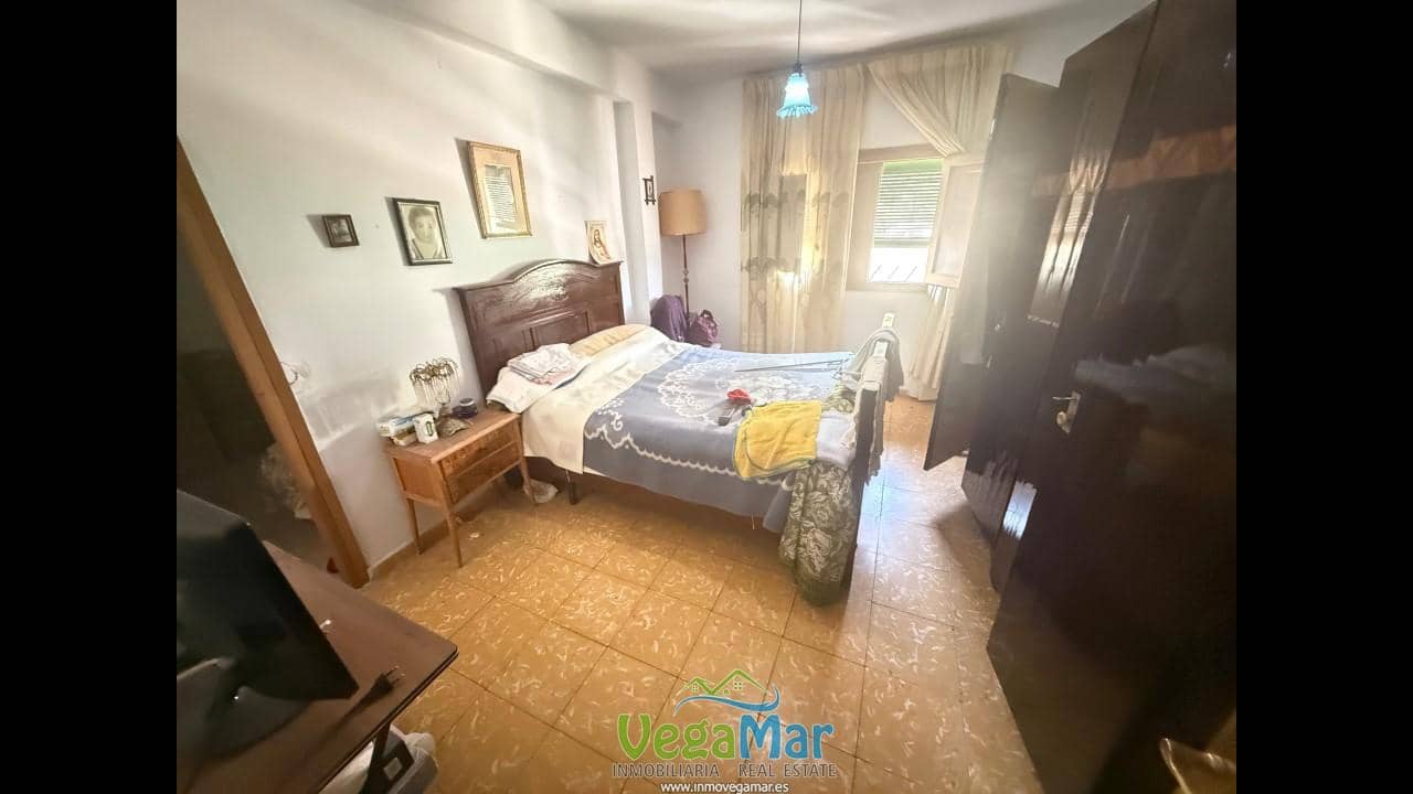 4 sovrum Villa till salu i Jete - 150 000 € (Ref: 9979239)