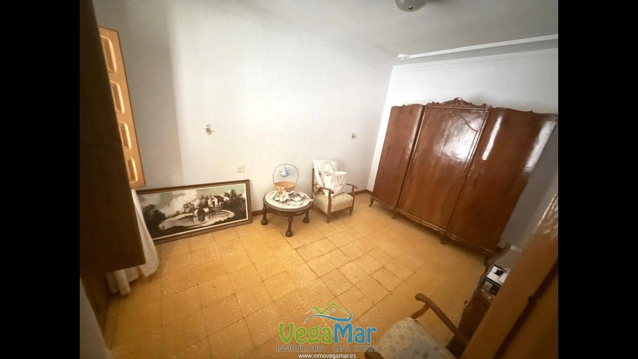 4 sovrum Villa till salu i Jete - 150 000 € (Ref: 9979239)