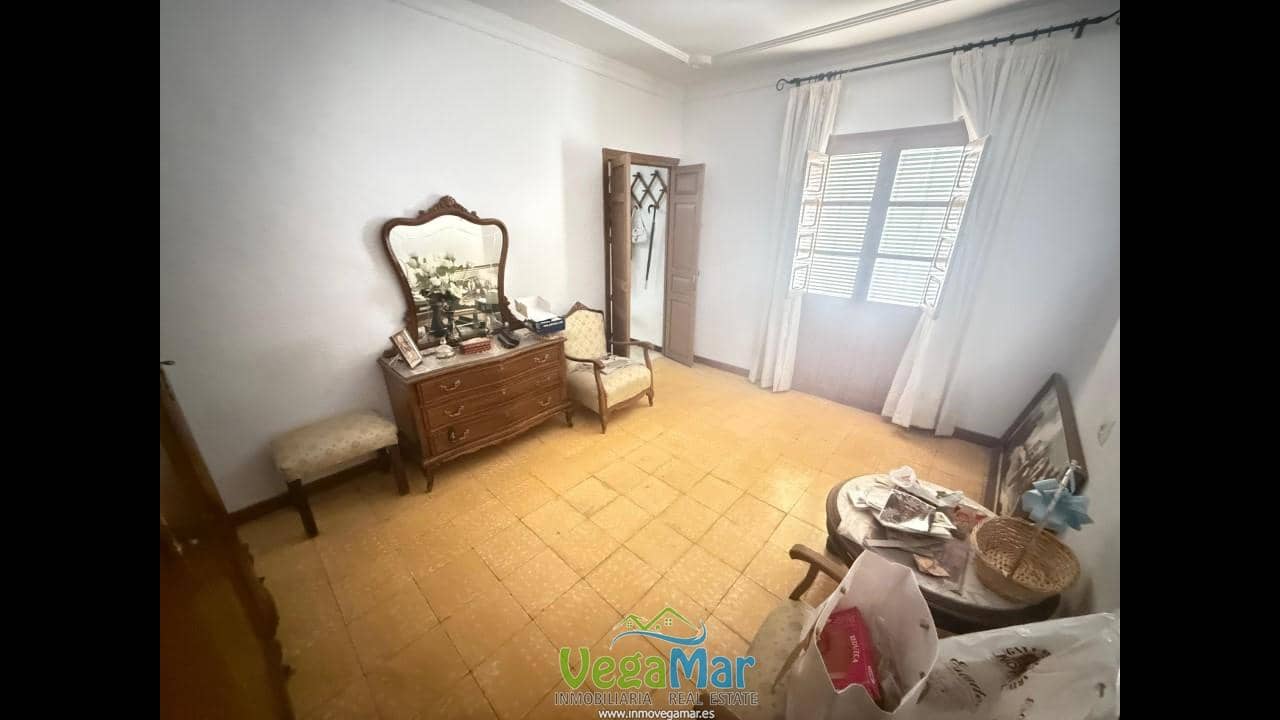 4 sovrum Villa till salu i Jete - 150 000 € (Ref: 9979239)