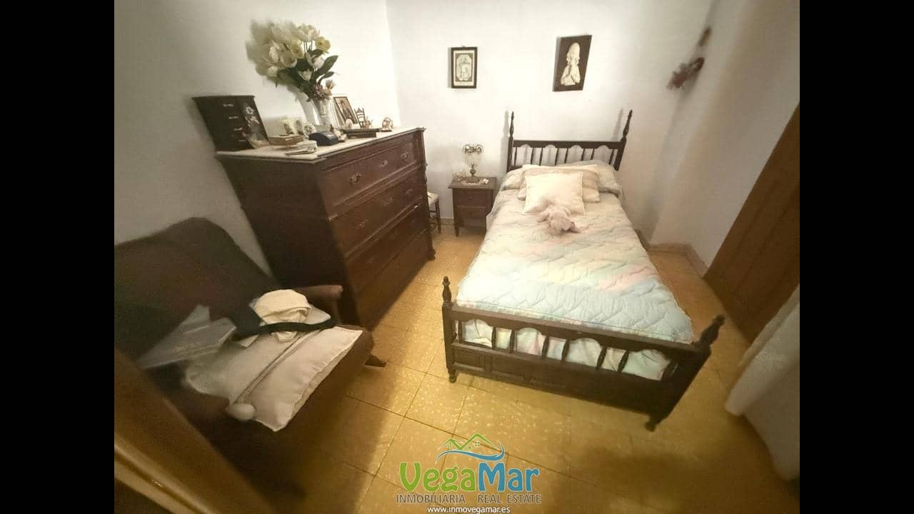 4 sovrum Villa till salu i Jete - 150 000 € (Ref: 9979239)