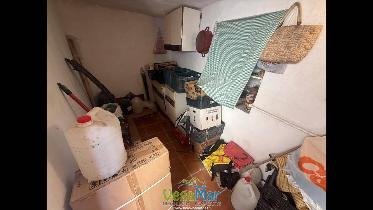 4 sovrum Villa till salu i Jete - 150 000 € (Ref: 9979239)