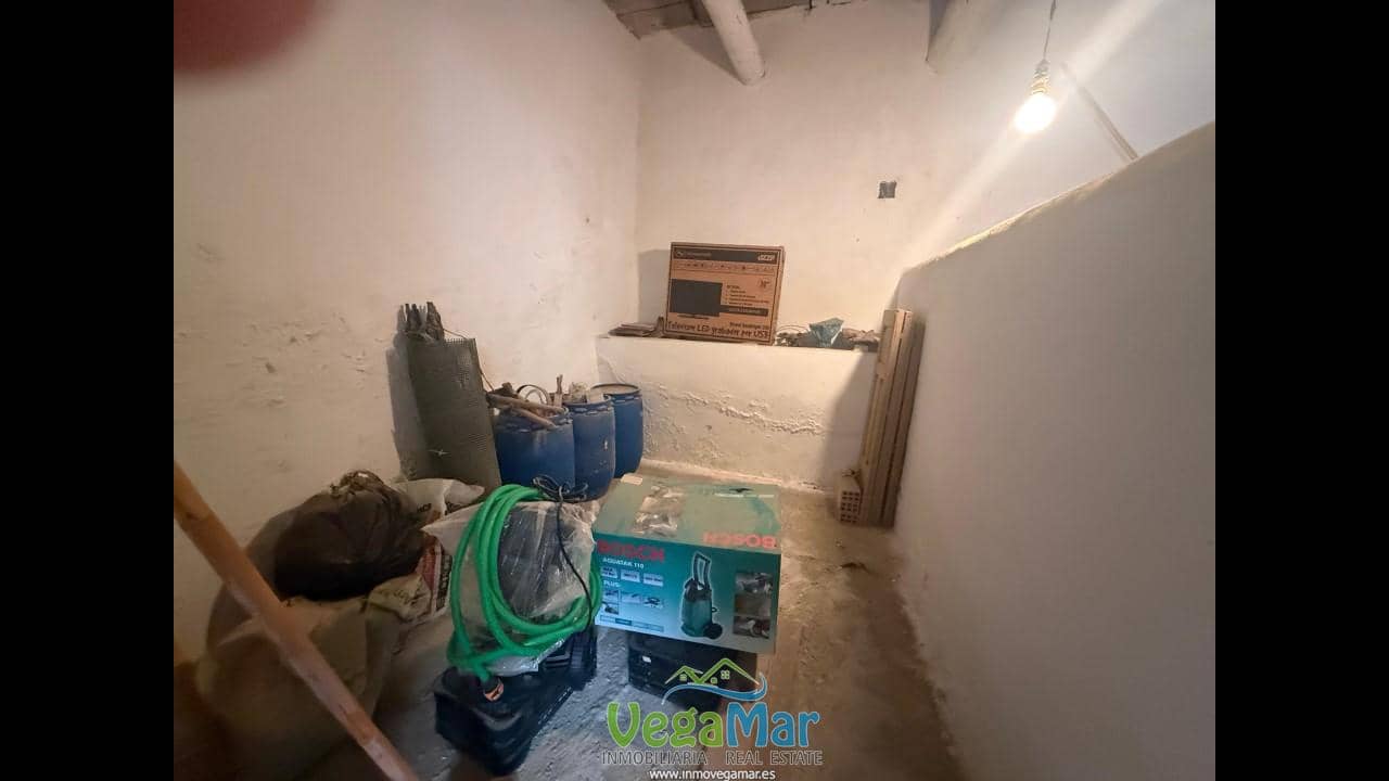 4 sovrum Villa till salu i Jete - 150 000 € (Ref: 9979239)