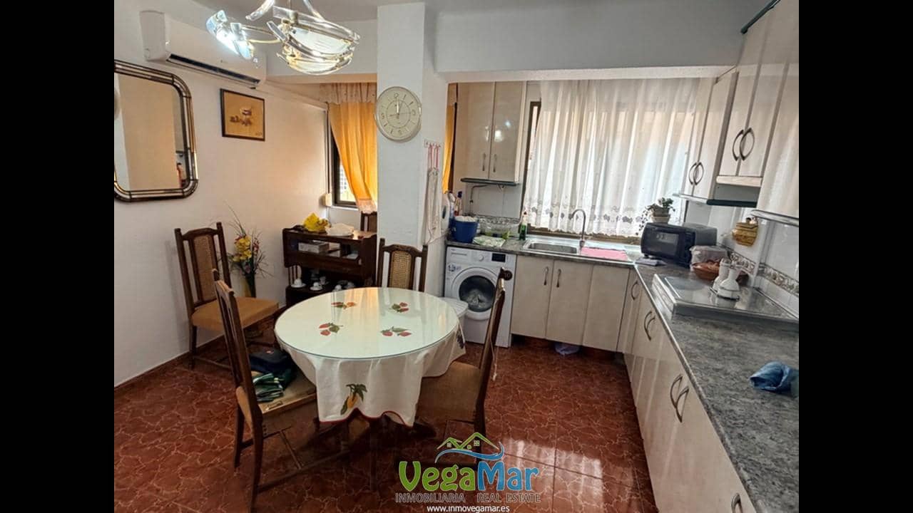 2 slaapkamer Flat te koop in Almunecar - € 280.000 (Ref: 9994663)