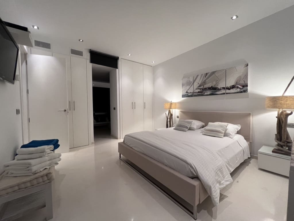 6 quarto Moradia Geminada para venda em San Jose / Sant Josep de Sa Talaia com piscina garagem - 1 950 000 € (Ref: 10018107)