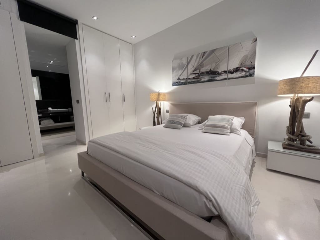 6 quarto Moradia Geminada para venda em San Jose / Sant Josep de Sa Talaia com piscina garagem - 1 950 000 € (Ref: 10018107)