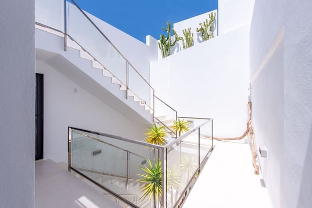 6 quarto Moradia Geminada para venda em San Jose / Sant Josep de Sa Talaia com piscina garagem - 1 950 000 € (Ref: 10018107)