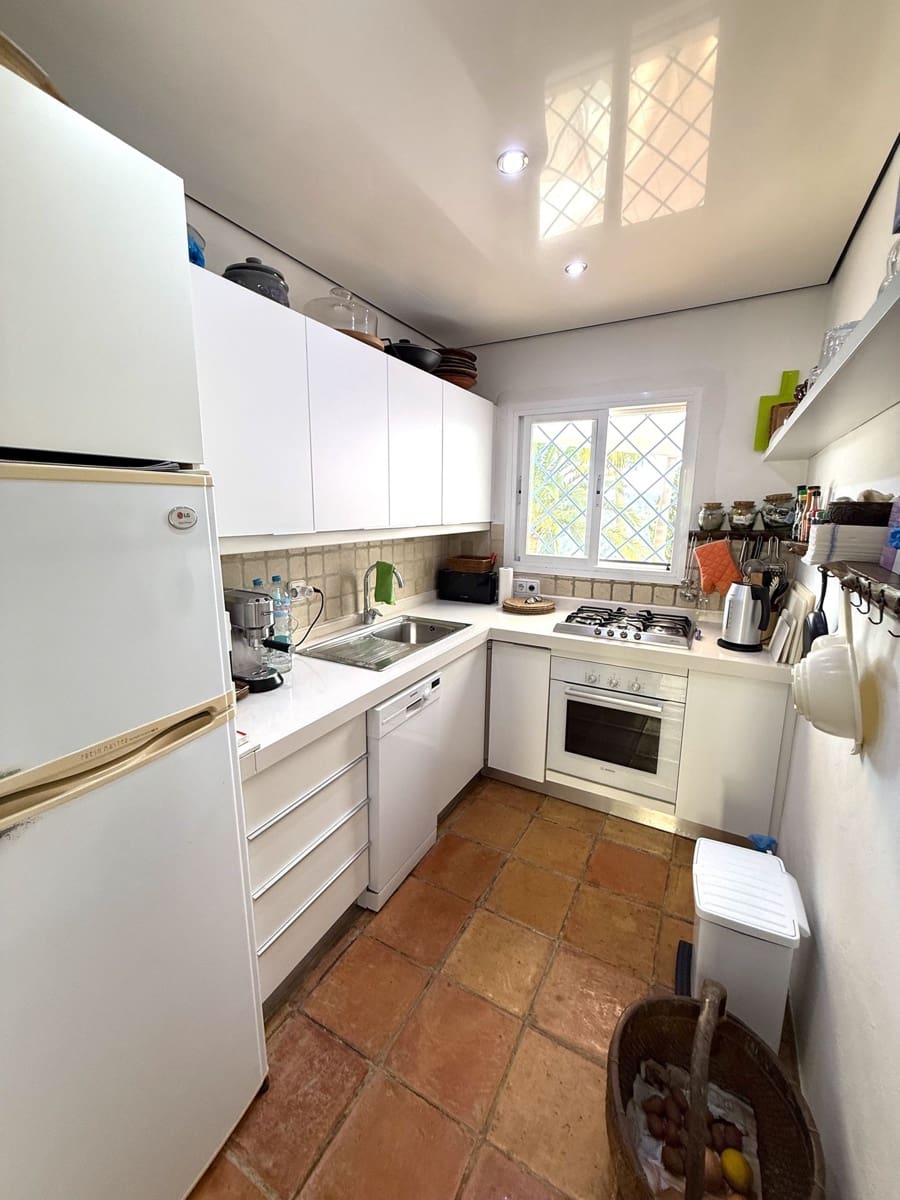 2 soveværelse Semi-Rækkehus til salg i Valverde med garage - € 1.275.000 (Ref: 10054291)