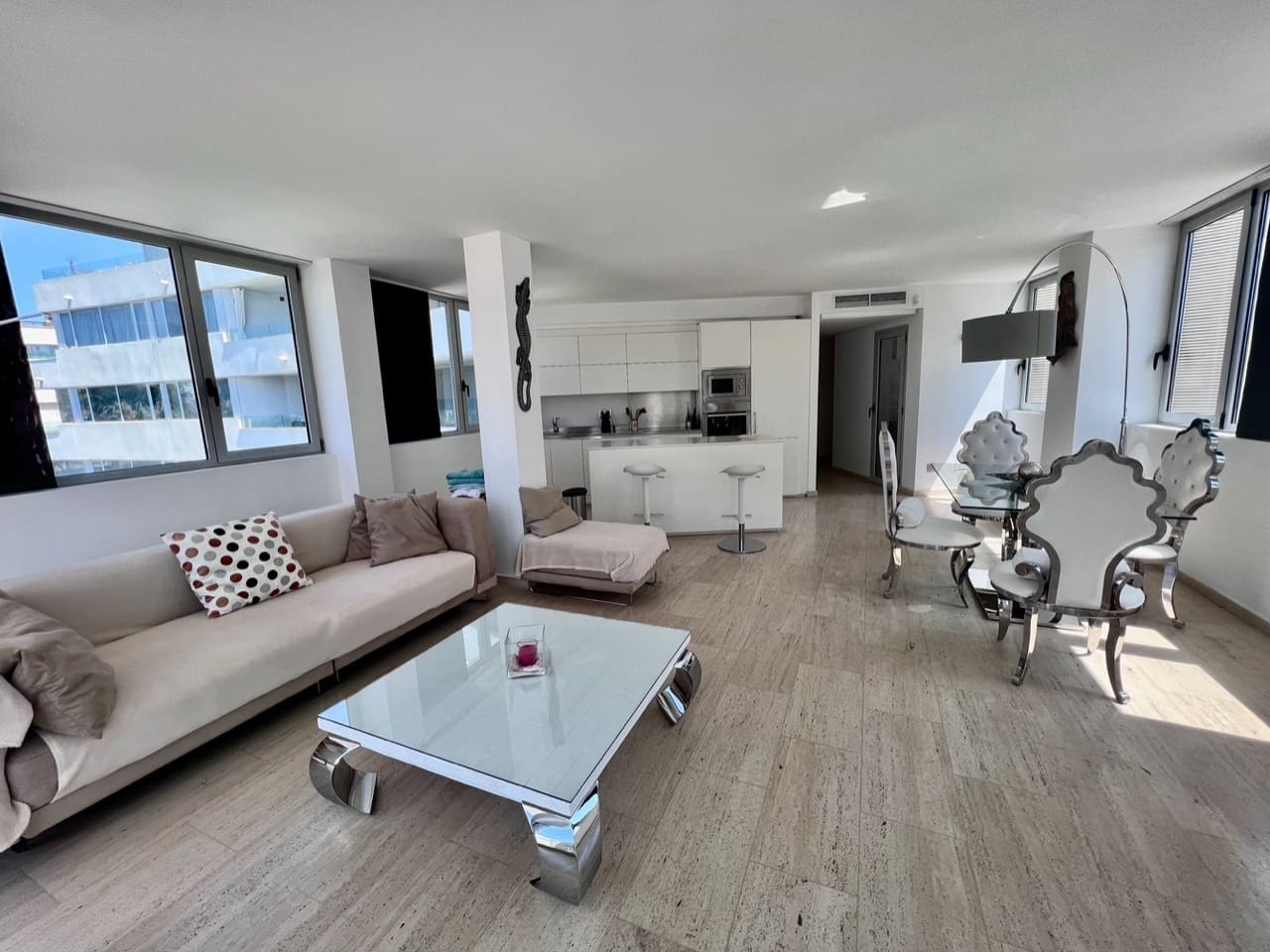 Piso de 2 habitaciones en Ibiza / Eivissa ciudad en alquiler con piscina garaje - 2.000 € (Ref: 10162042)