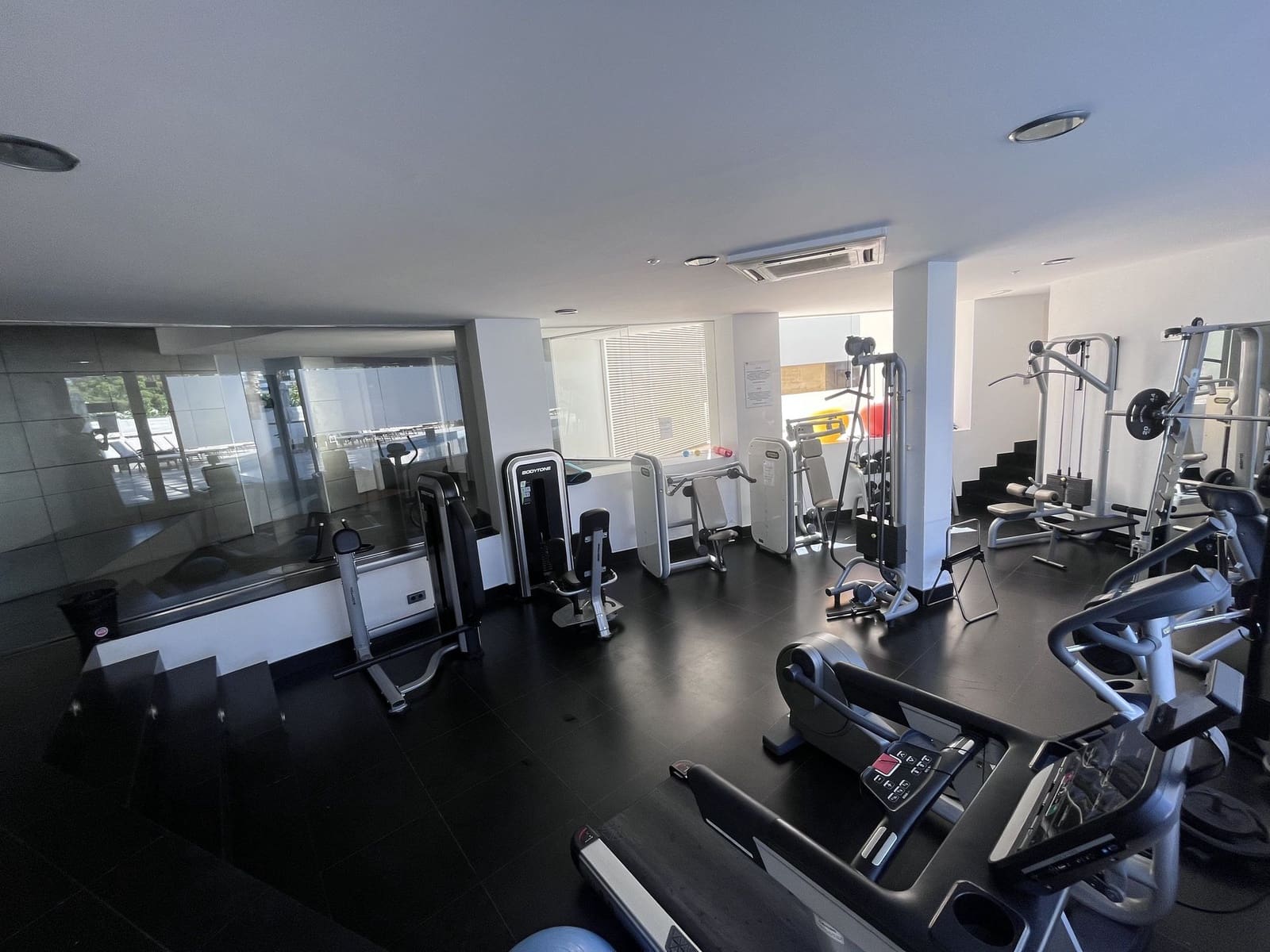 Piso de 2 habitaciones en Ibiza / Eivissa ciudad en alquiler con piscina garaje - 2.000 € (Ref: 10162042)