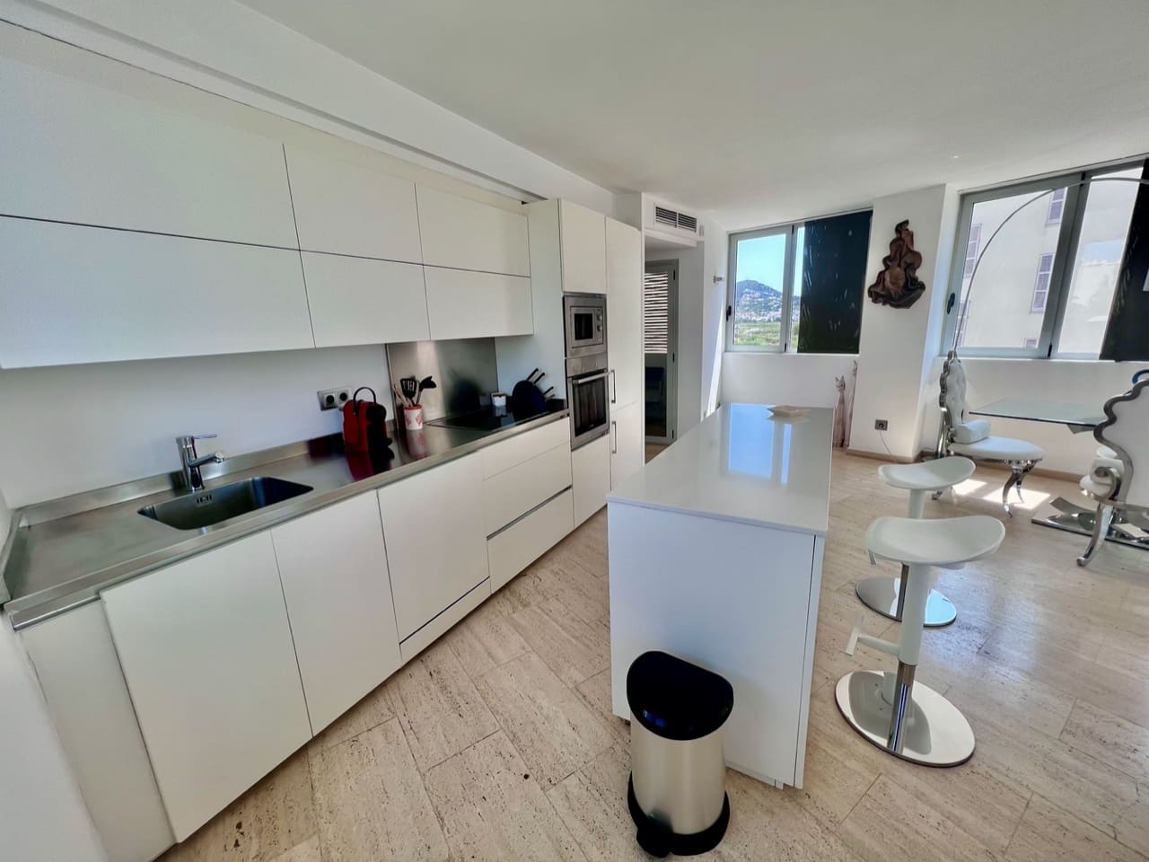 2 soverom Leilighet til leie i Ibiza by med svømmebasseng garasje - € 2 000 (Ref: 10174836)