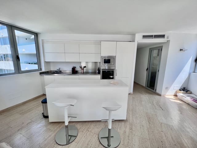 2 soverom Leilighet til leie i Ibiza by med svømmebasseng garasje - € 2 000 (Ref: 10174836)