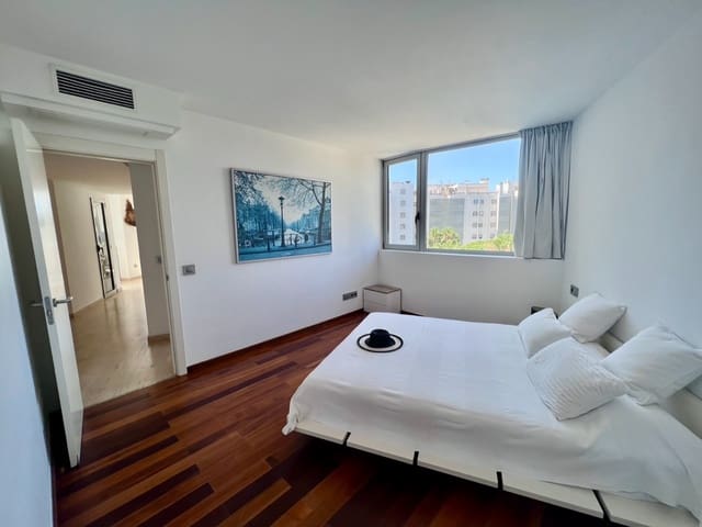 2 soverom Leilighet til leie i Ibiza by med svømmebasseng garasje - € 2 000 (Ref: 10174836)