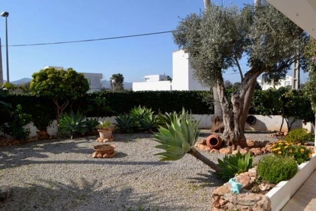 2 bedroom Apartment for rent in Nuestra Señora de Jesus, Santa Eulalia / Santa Eularia with garage - € 3,000 (Ref: 5224995)