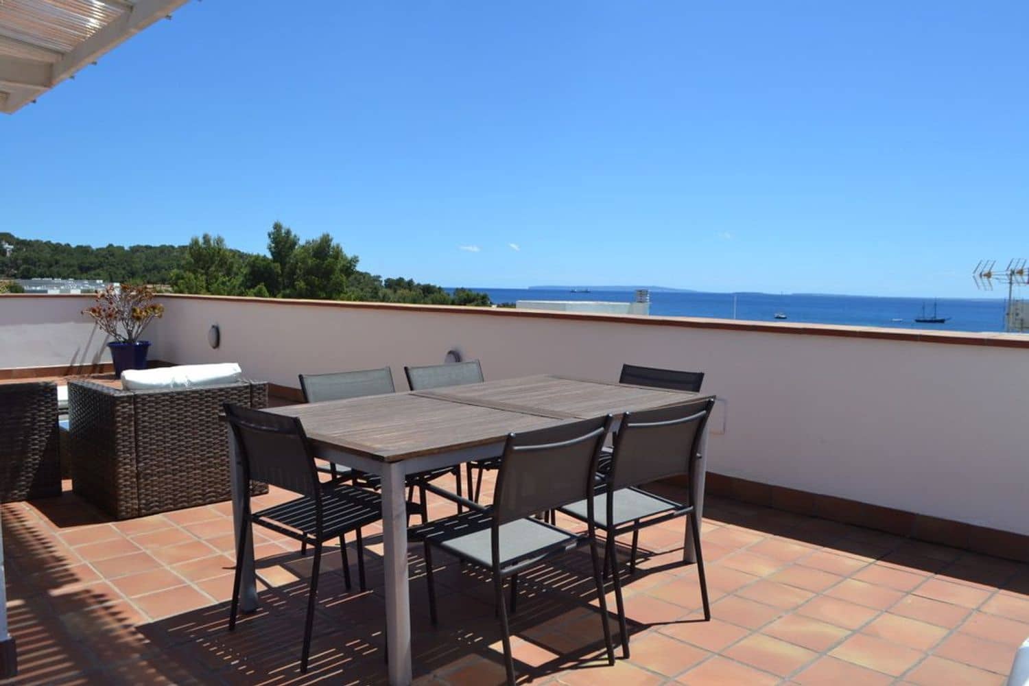 Apartamento de 2 habitaciones en Ibiza / Eivissa ciudad en alquiler con garaje - 4.500 € (Ref: 6581133)