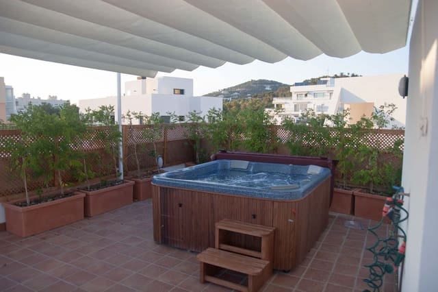 Apartamento de 2 habitaciones en Ibiza / Eivissa ciudad en alquiler con garaje - 4.500 € (Ref: 6581133)