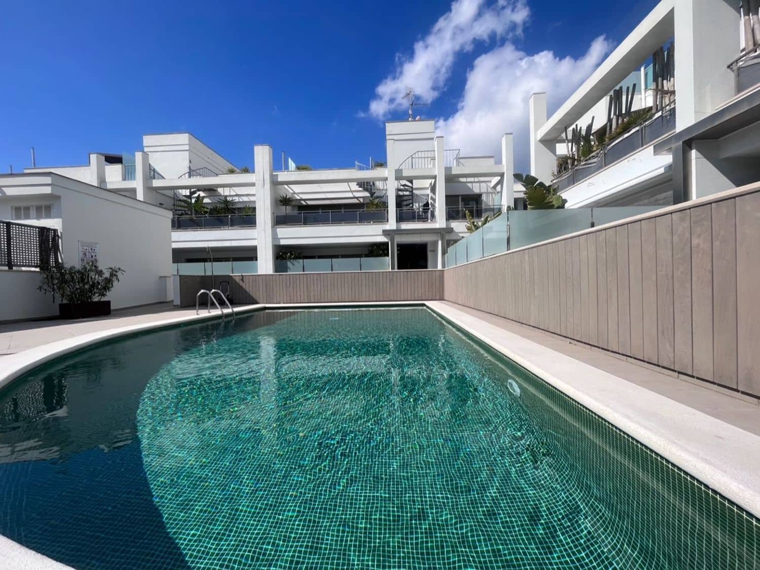 3 sypialnia Apartament do wynajęcia w Miasto Ibiza / Eivissa z basenem garażem - 2 200 € (Ref: 7601185)