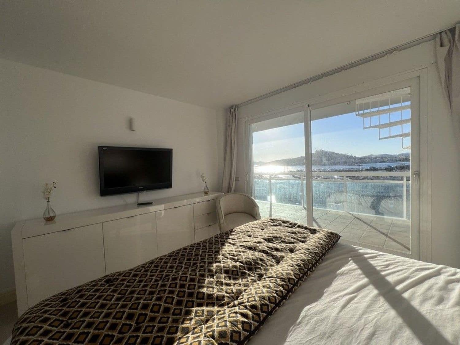 3 bedroom Apartment for sale in Talamanca with pool garage - € 3,150,000 (Ref: 8041452)