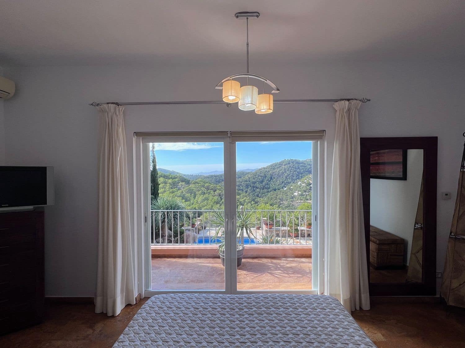 5 sypialnia Willa na sprzedaż w Roca Llisa z basenem garażem - 2 595 000 € (Ref: 8193220)