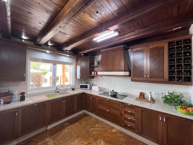 5 sypialnia Willa na sprzedaż w Roca Llisa, Santa Eulalia / Santa Eularia z basenem garażem - 2 595 000 € (Ref: 8193220)