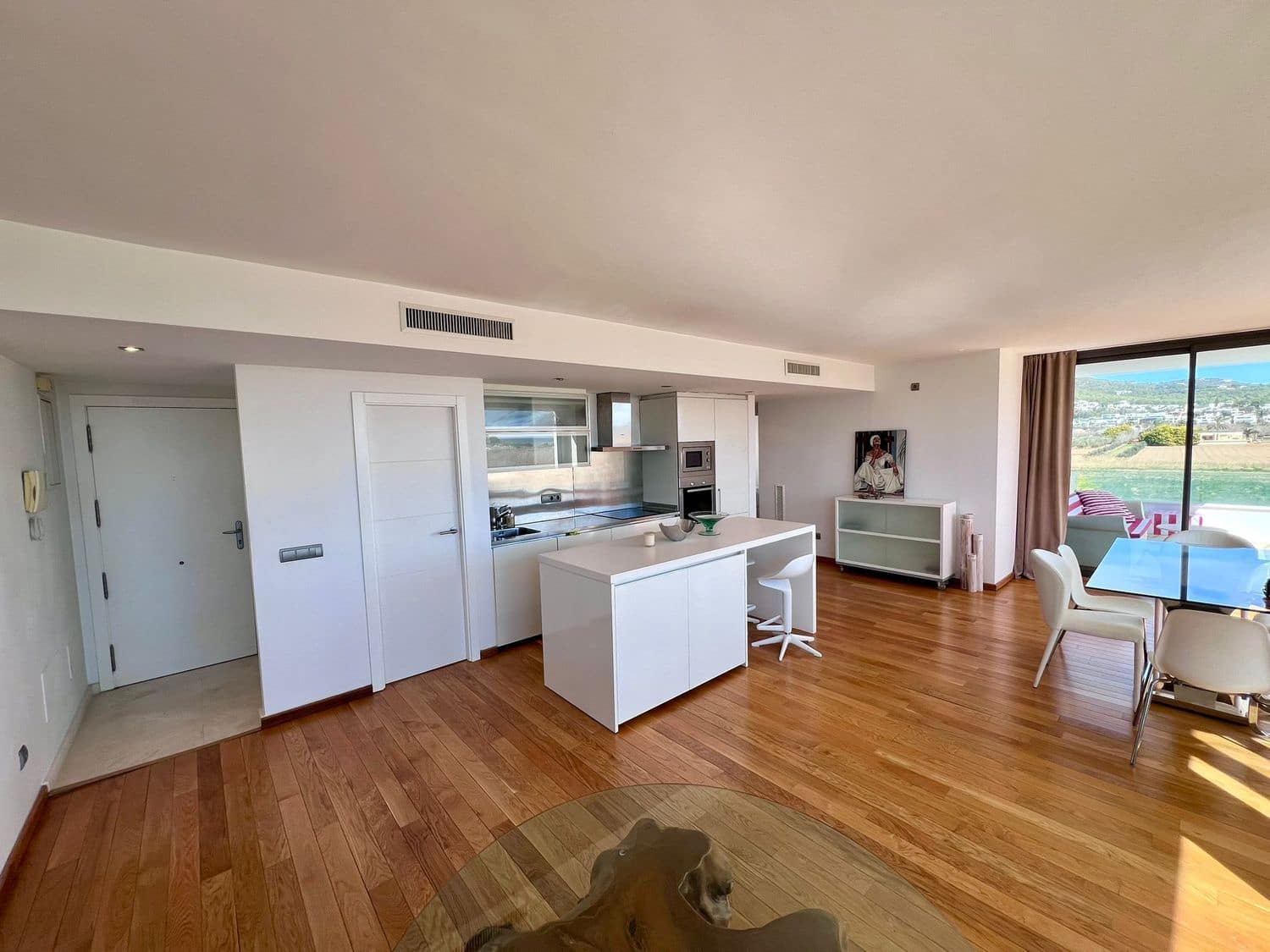 Apartamento de 2 habitaciones en Ibiza / Eivissa ciudad en alquiler con garaje - 3.500 € (Ref: 8246925)