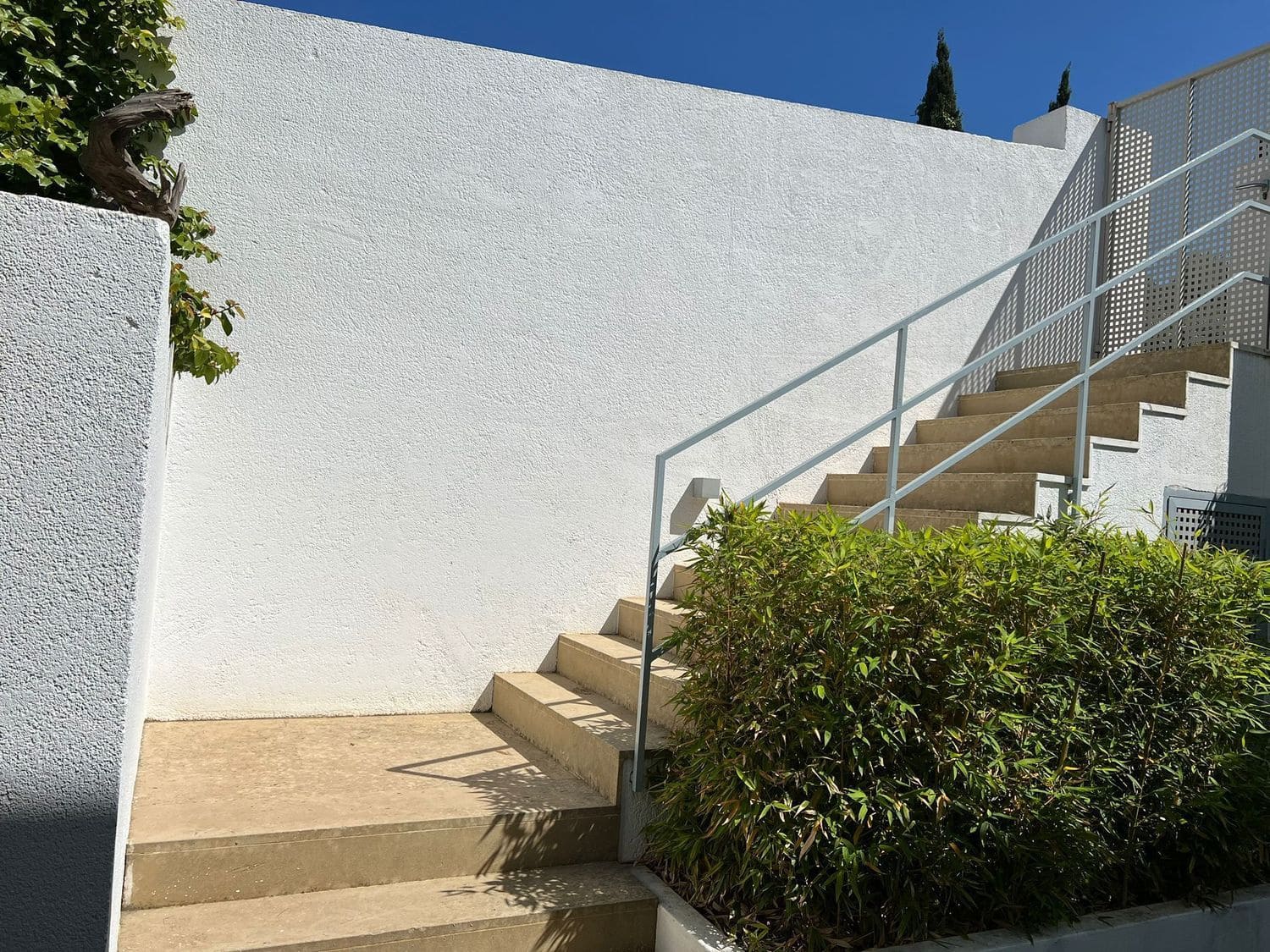 3 makuuhuone Omakotitalo vuokrattavana paikassa Roca Llisa mukana uima-altaan 
autotalli - 3 950 € (Ref: 8322448)