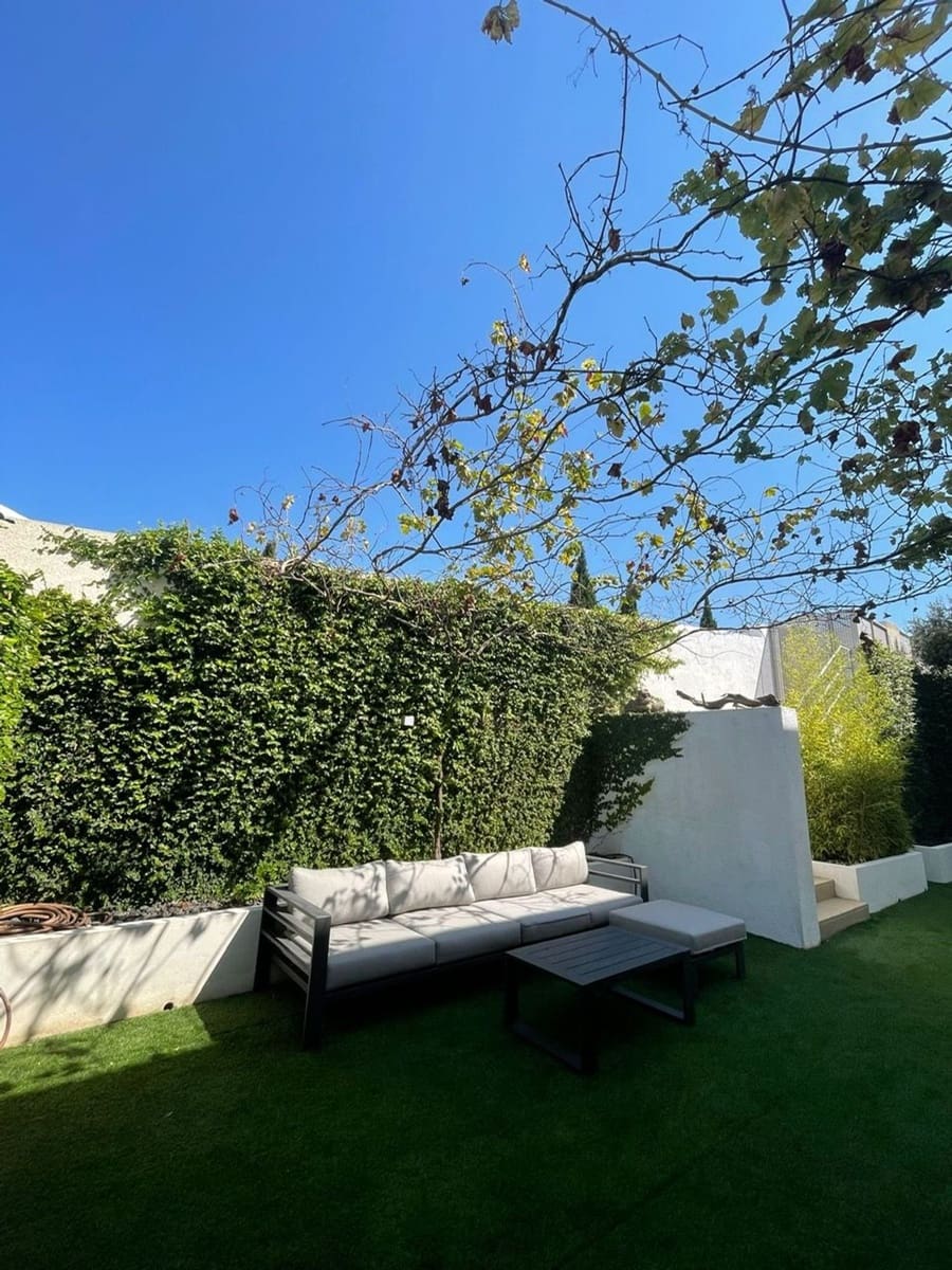 3 makuuhuone Omakotitalo vuokrattavana paikassa Roca Llisa mukana uima-altaan 
autotalli - 3 950 € (Ref: 8322448)