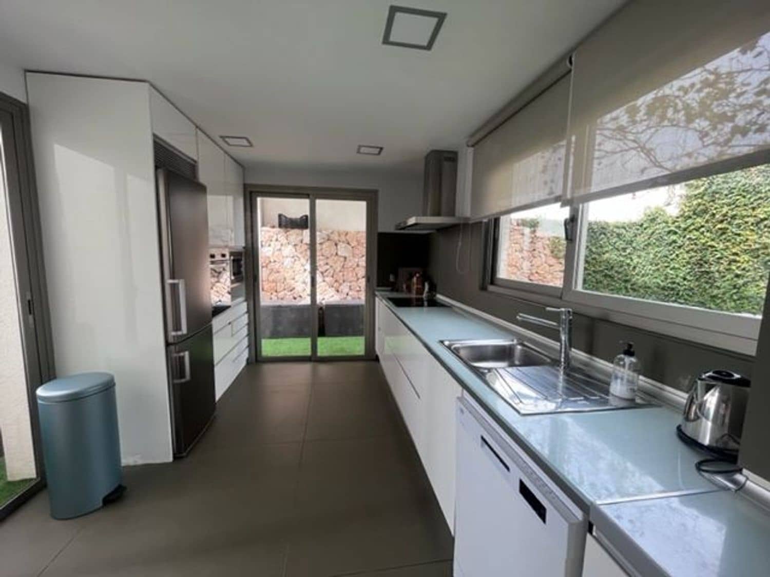 3 makuuhuone Omakotitalo vuokrattavana paikassa Roca Llisa mukana uima-altaan 
autotalli - 3 950 € (Ref: 8322448)